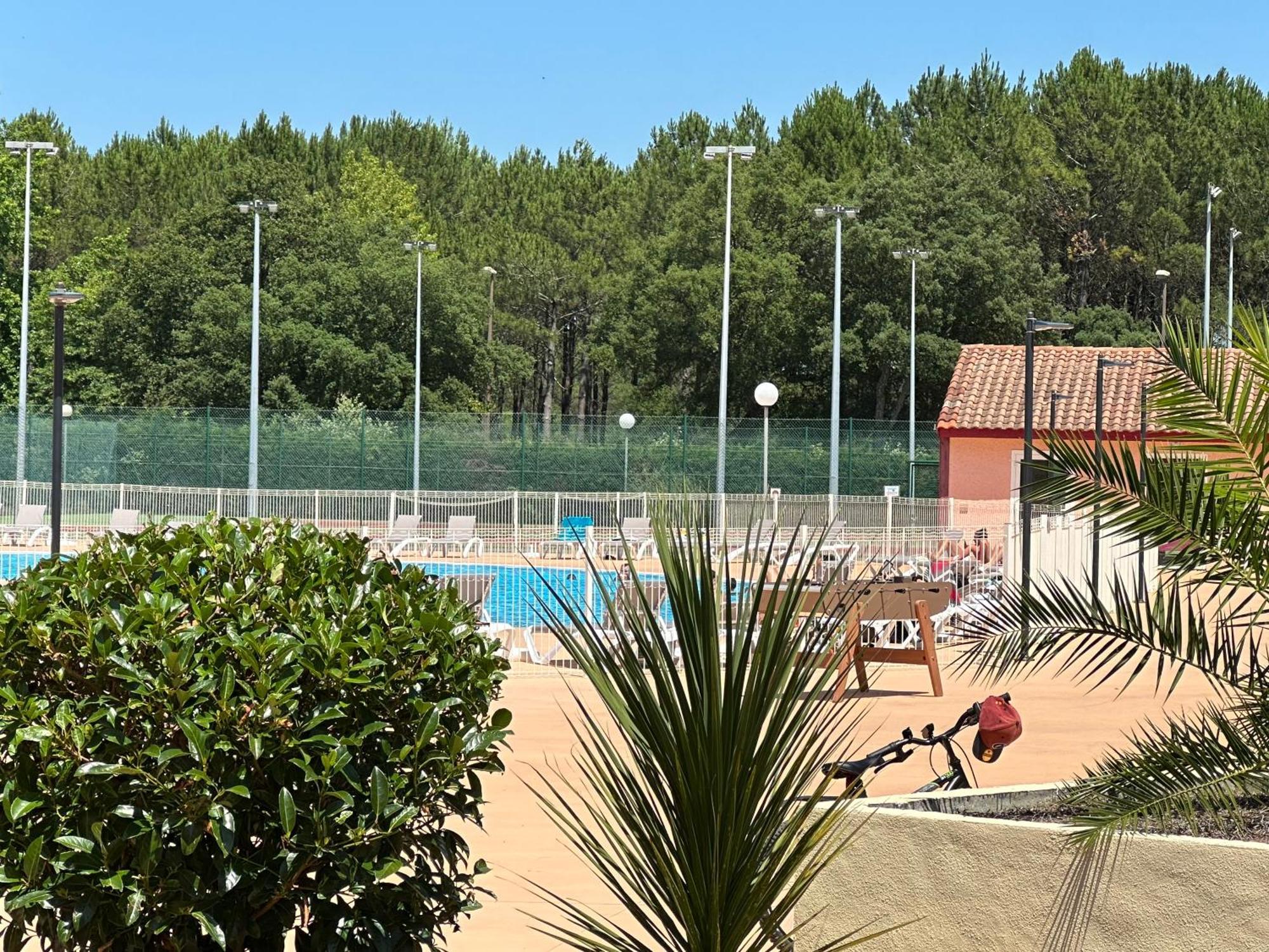 Residence Mes Amours D'Enfants - Les Villas Du Lac Сустон Екстериор снимка